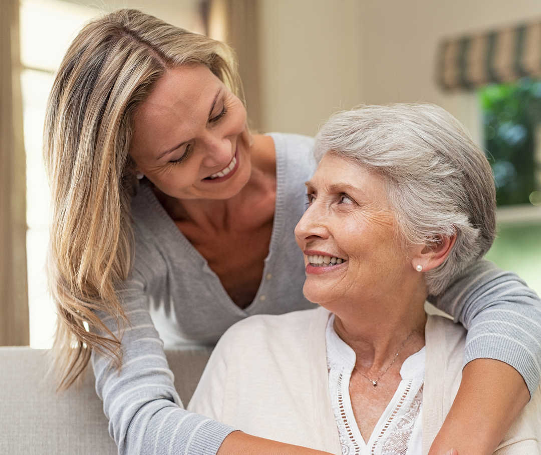 Über die Vererbung von Herzinsuffizienz unterhalten sich Mutter und Tochter.